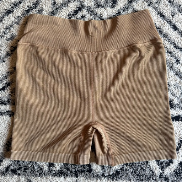 JoyLab Tan Ribbed Shorts - Picture 3 of 3